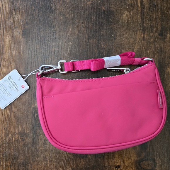 Lululemom City Essentials Mini Shoulder Bag New - Picture 3 of 3